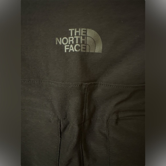 The North Face Black Joggers with Tapered Fit and Matte Finish - Picture 5 of 5